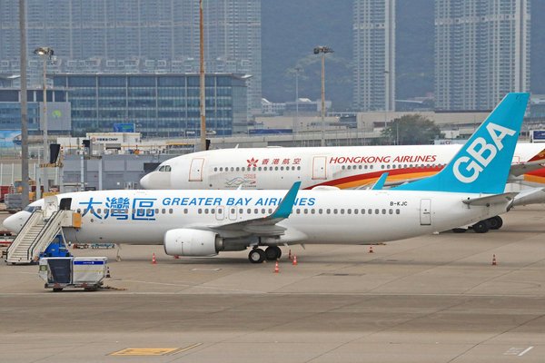 Explorez les Étonnantes Propriétés de l'Huile de Chanvre pour Élever la Beauté de Votre Peau : Nos Conseils Indispensables d'Utilisation !