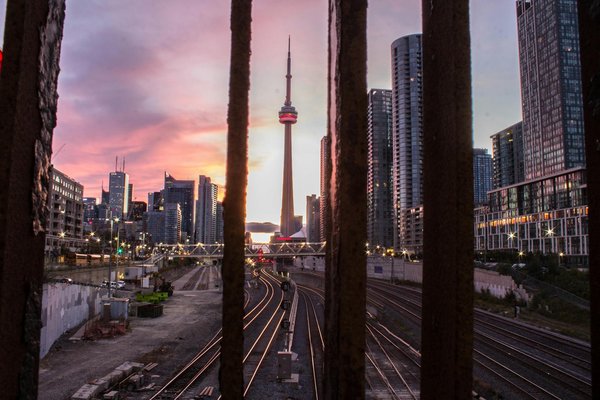 L'Essor du Sportswear: Comment les Années 2000 Ont Révolutionné la Mode